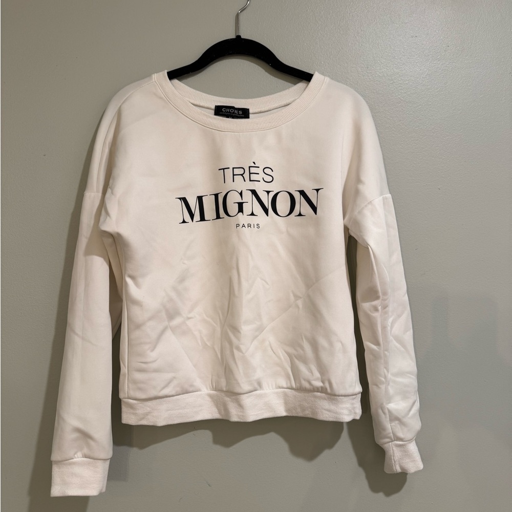 Chic White Graphic Sweatshirt